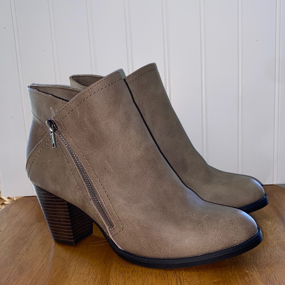 Rampage Taupe Ankle Bootie with Side Zip - Women Size 10